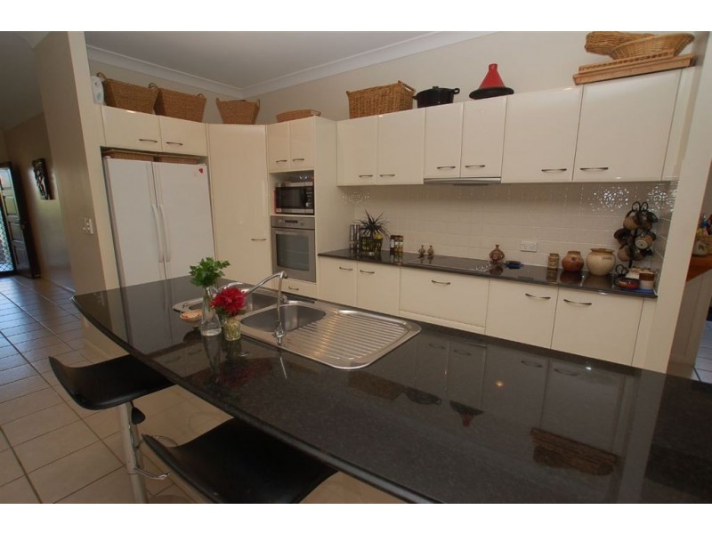 13 Campelles Av, Varsity Lakes QLD 4227