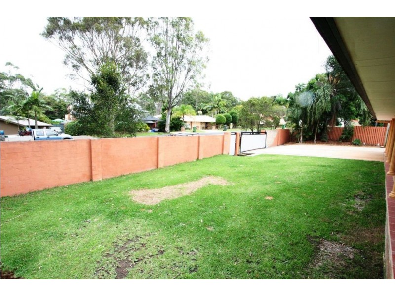8 Beauty Point Drive, Robina QLD 4226