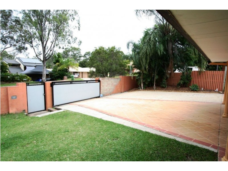 8 Beauty Point Drive, Robina QLD 4226