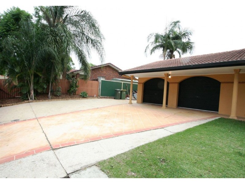 8 Beauty Point Drive, Robina QLD 4226