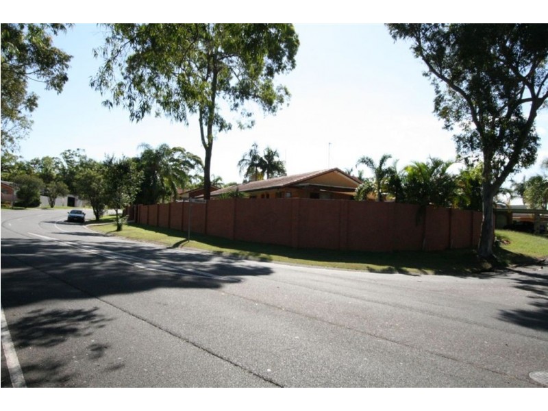 8 Beauty Point Drive, Robina QLD 4226