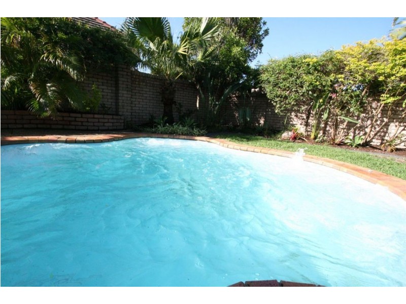 119 Santa Cruz Boulevard, Clear Island Waters QLD 4226
