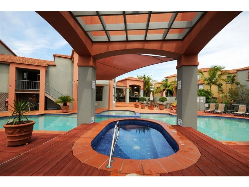 5/20 Fairway Drive, Clear Island Waters QLD 4226