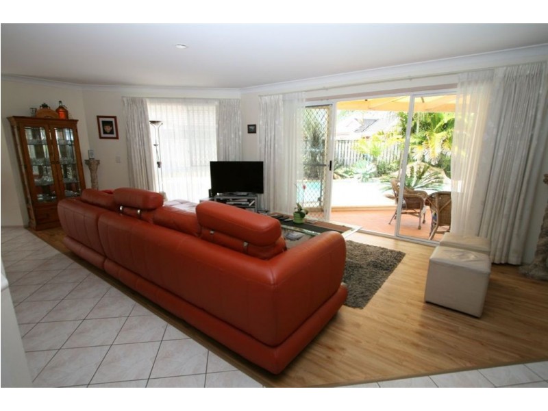 43 Stanford Avenue, Varsity Lakes QLD 4227