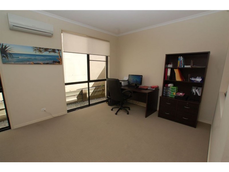 33 Campelles Avenue, Varsity Lakes QLD 4227