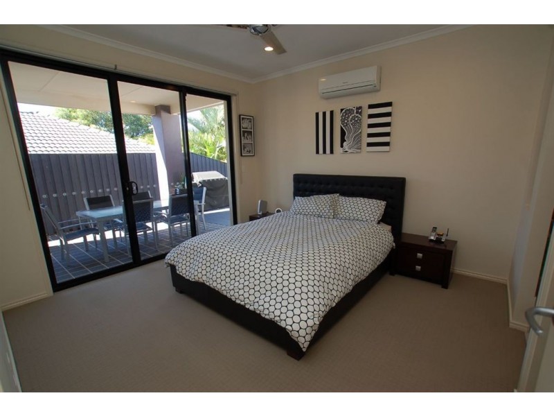33 Campelles Avenue, Varsity Lakes QLD 4227