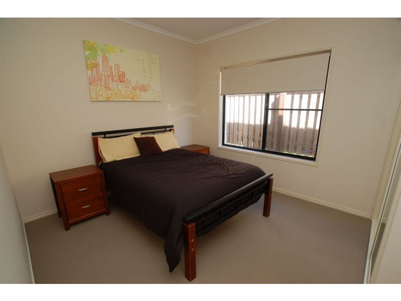 33 Campelles Avenue, Varsity Lakes QLD 4227