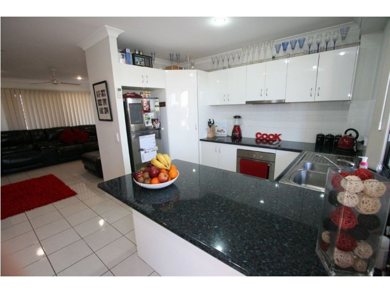 2/23 Bourton Road, Merrimac QLD 4226