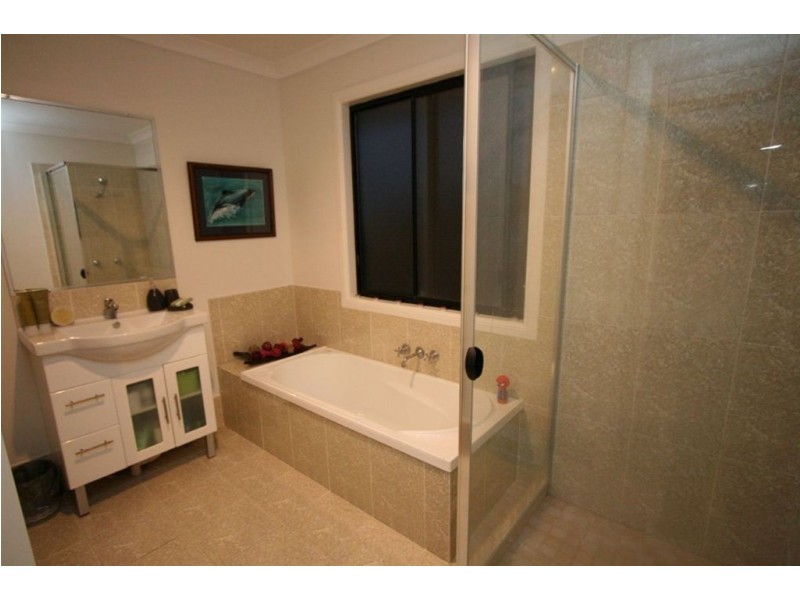 2/23 Bourton Road, Merrimac QLD 4226