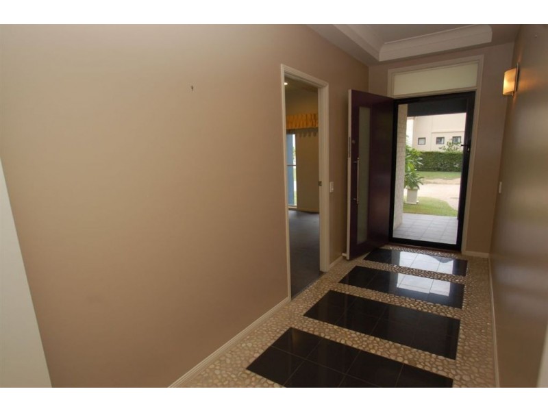 3 Rafael Place, Varsity Lakes QLD 4227