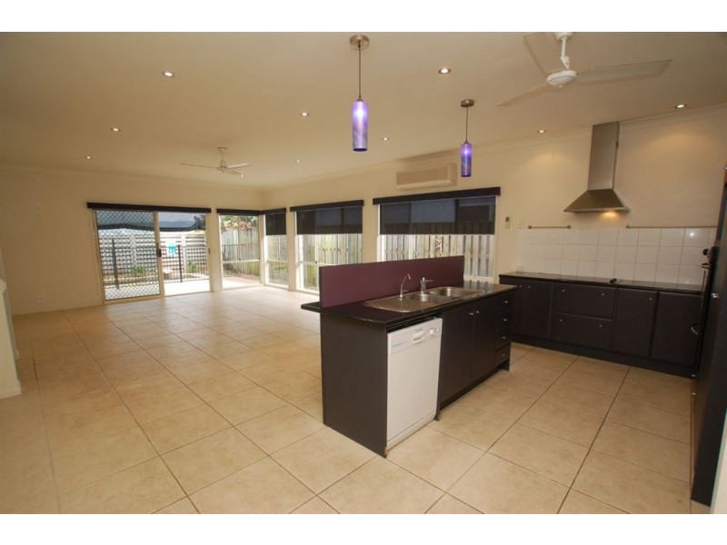 3 Rafael Place, Varsity Lakes QLD 4227