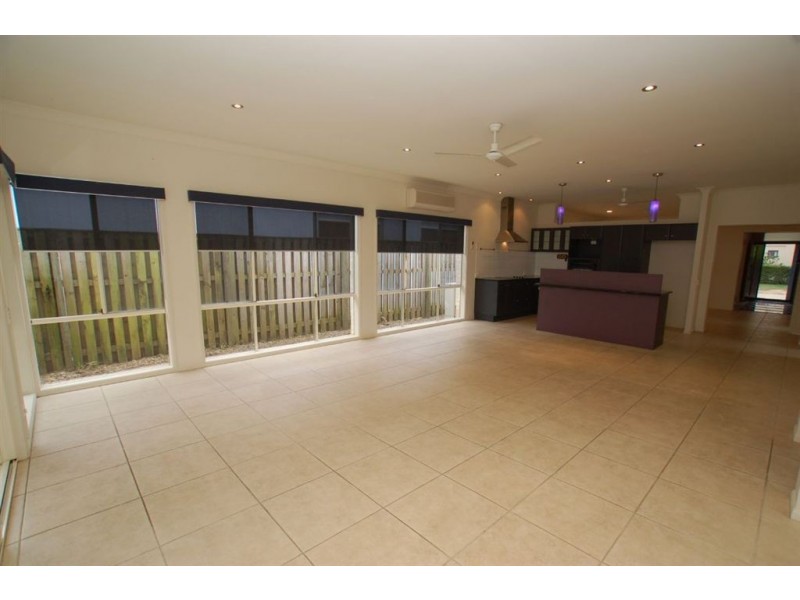 3 Rafael Place, Varsity Lakes QLD 4227