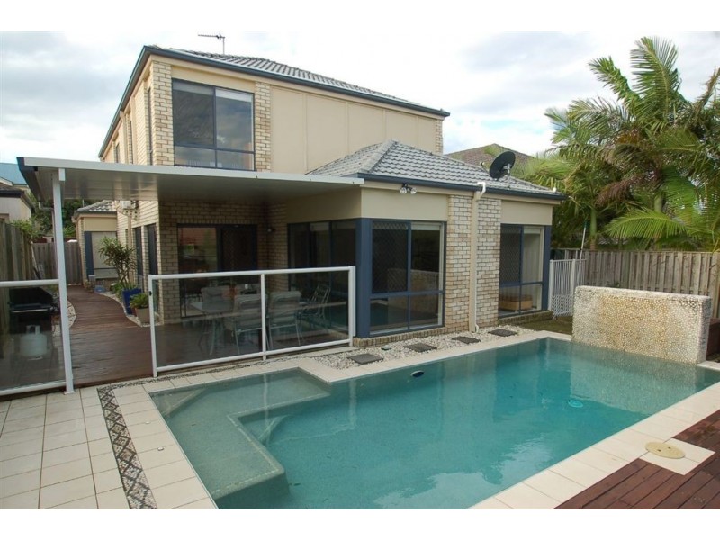 10 Majorca Cr, Varsity Lakes QLD 4227