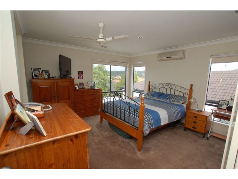 10 Majorca Cr, Varsity Lakes QLD 4227