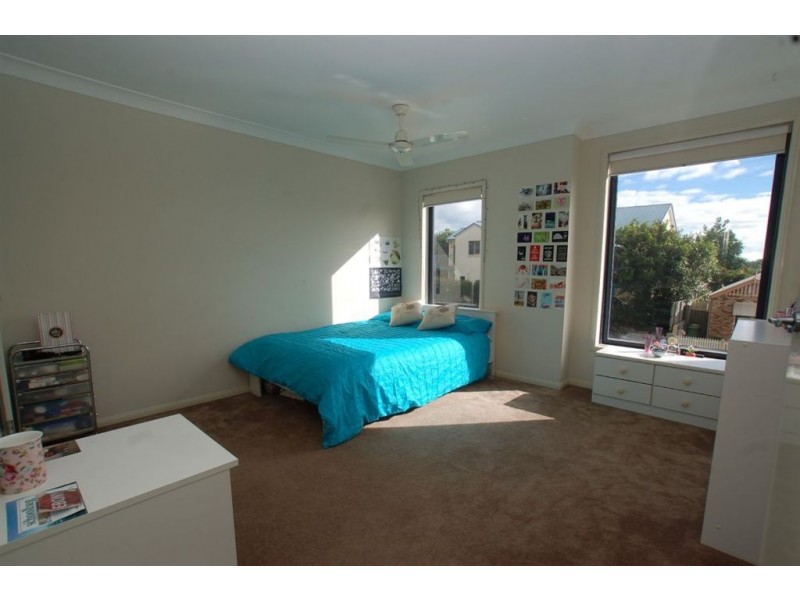10 Majorca Cr, Varsity Lakes QLD 4227