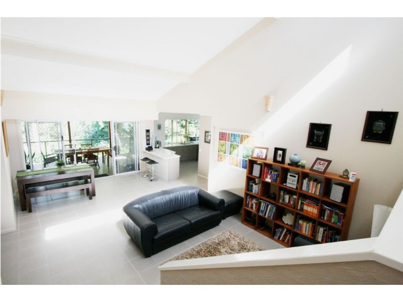 16 Federal Place, Robina QLD 4226