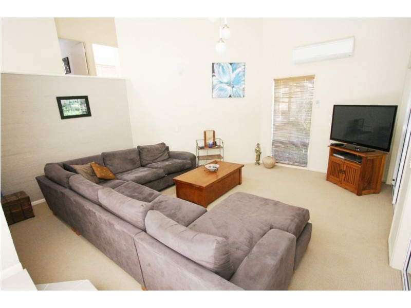 16 Federal Place, Robina QLD 4226