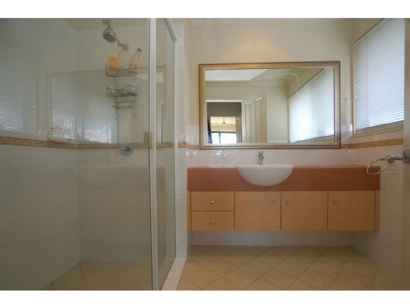 25a Geraldton Drive, Varsity Lakes QLD 4227