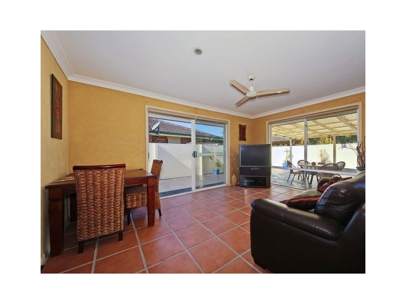 4 Rice Place, Varsity Lakes QLD 4227