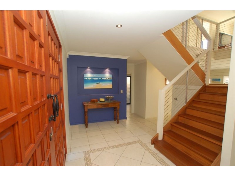 2/1 Northwestern Court, Varsity Lakes QLD 4227