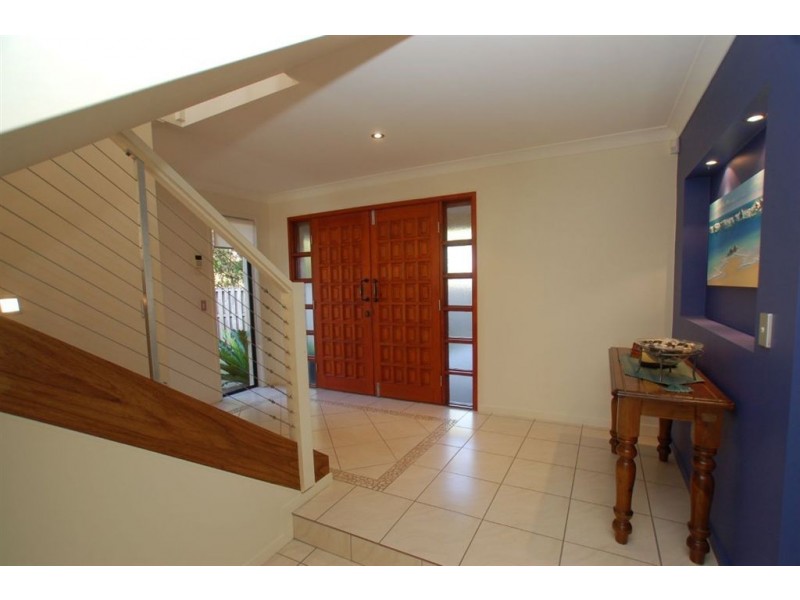 2/1 Northwestern Court, Varsity Lakes QLD 4227