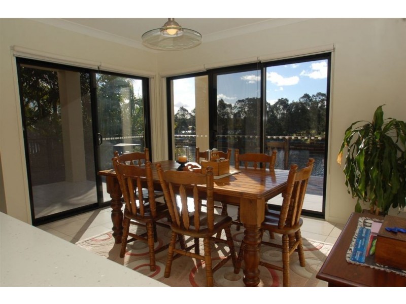 2/1 Northwestern Court, Varsity Lakes QLD 4227