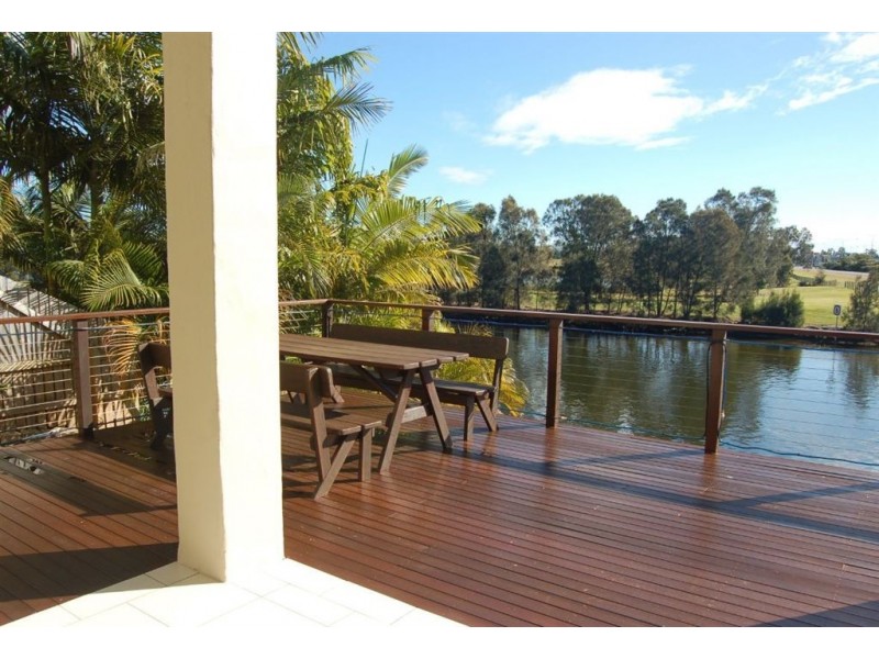 2/1 Northwestern Court, Varsity Lakes QLD 4227