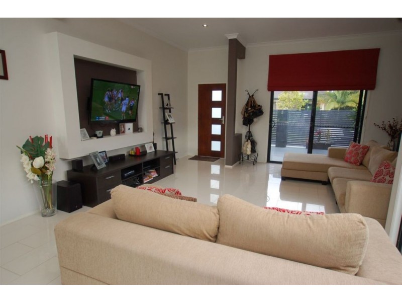 7 Hillridge Cres, Varsity Lakes QLD 4227