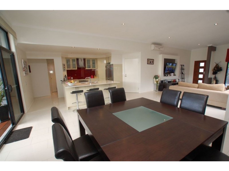 7 Hillridge Cres, Varsity Lakes QLD 4227