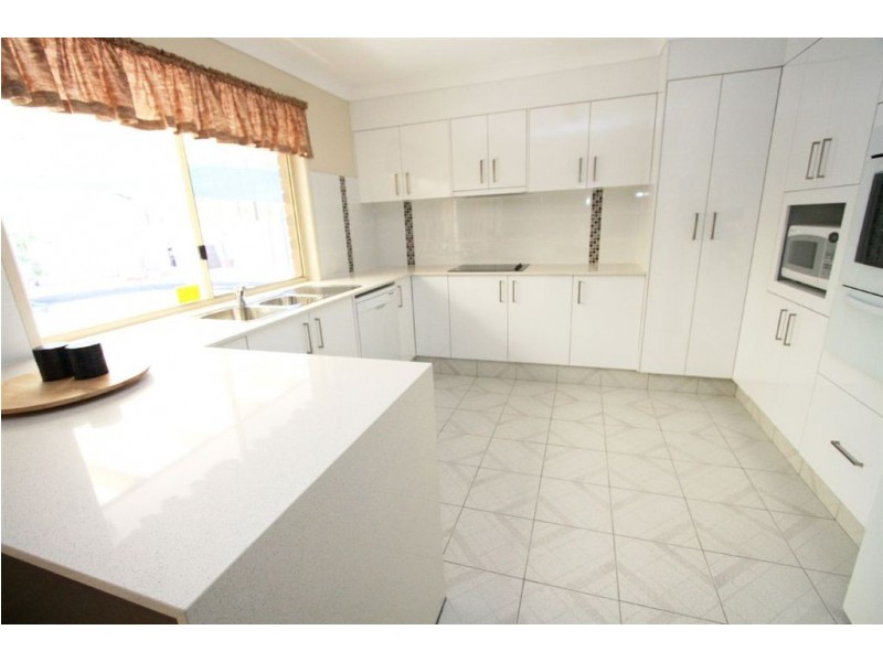 16 Firestone Ct, Robina QLD 4226