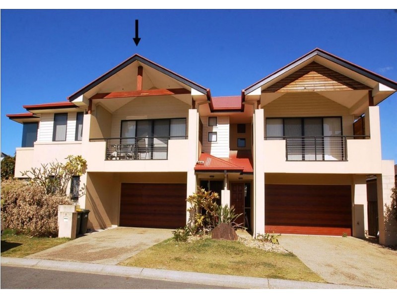 2/1 Campelles Ave, Varsity Lakes QLD 4227