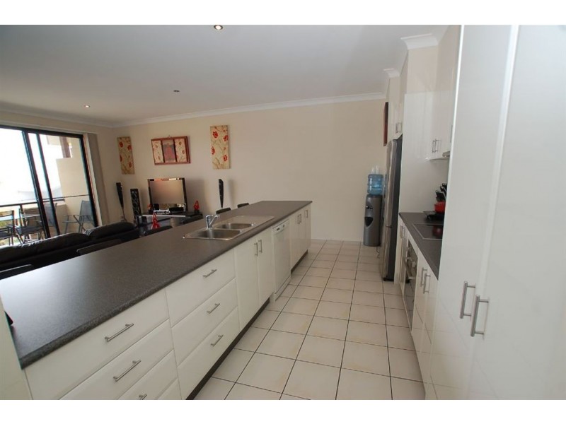 2/1 Campelles Ave, Varsity Lakes QLD 4227