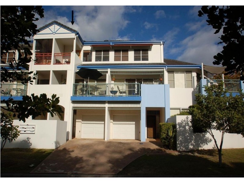 6/4 Rainer Cres, Varsity Lakes QLD 4227