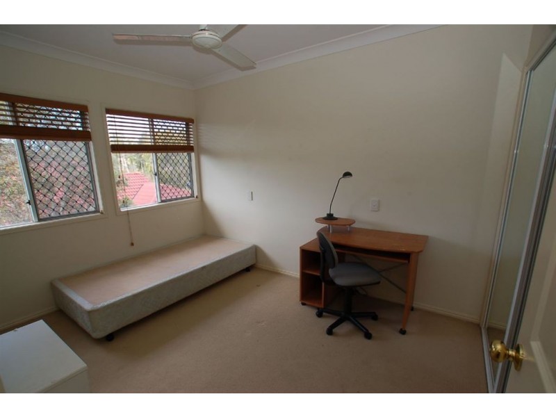 6/4 Rainer Cres, Varsity Lakes QLD 4227