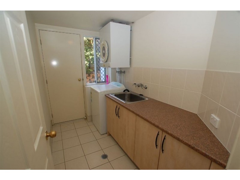 6/4 Rainer Cres, Varsity Lakes QLD 4227