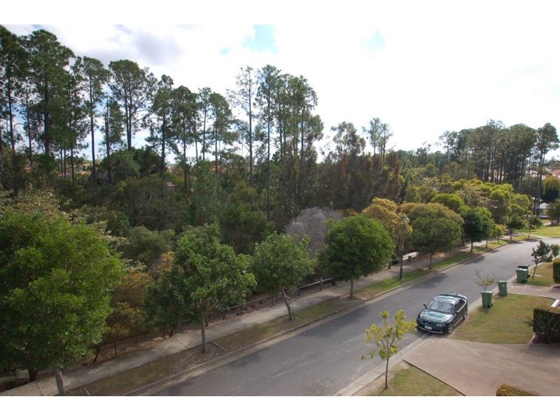 6/4 Rainer Cres, Varsity Lakes QLD 4227