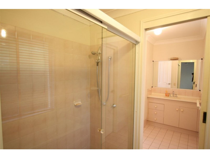 8 Corio Ct, Robina QLD 4226