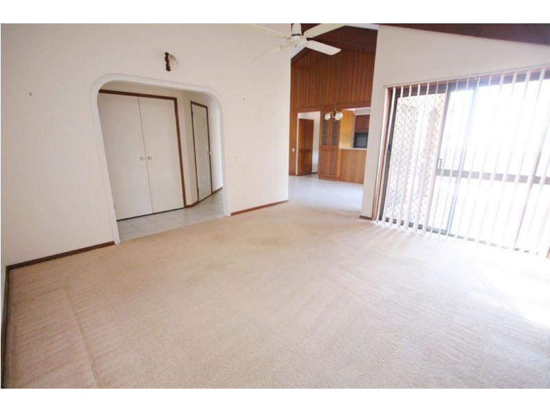 9 Belmore Close, Robina QLD 4226