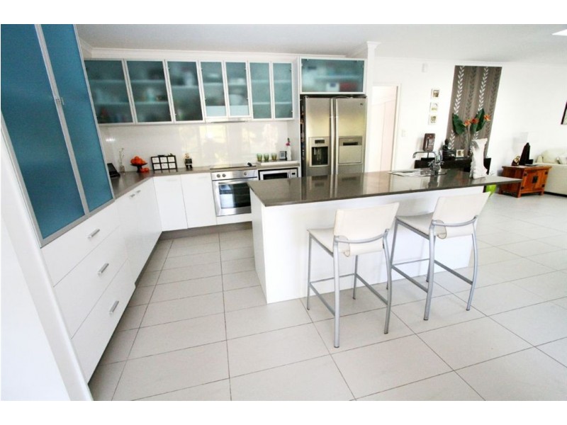 18 Carnoustie Ct, Robina QLD 4226