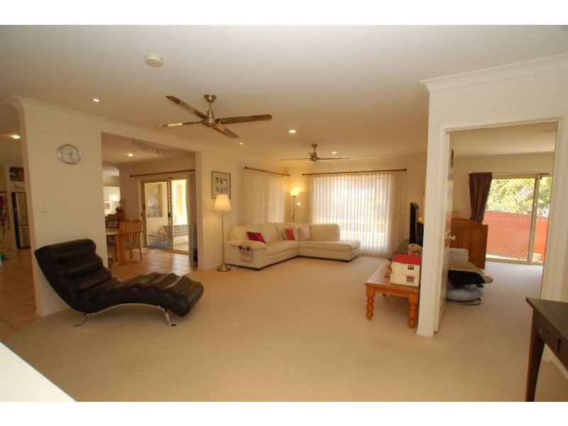 16 Torrey Pl, Robina QLD 4226