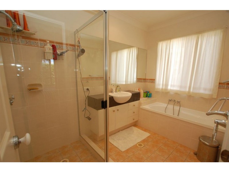 16 Torrey Pl, Robina QLD 4226