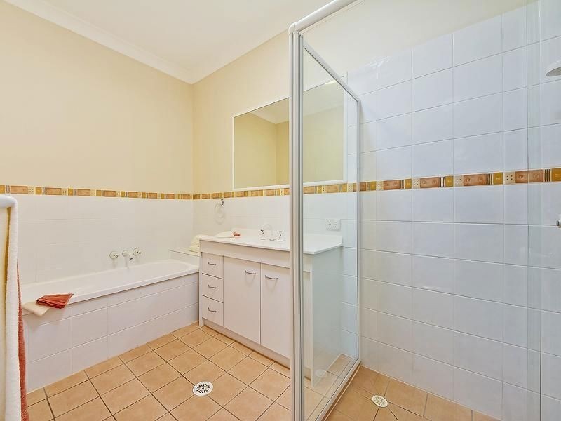 22 Gerona Cct, Varsity Lakes QLD 4227