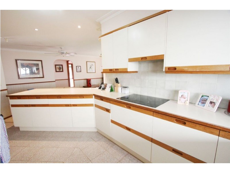 1 Kooyoonga Ct, Robina QLD 4226
