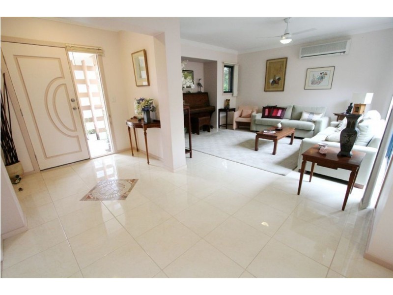 18/117 Palm Meadows Dr, Carrara QLD 4211