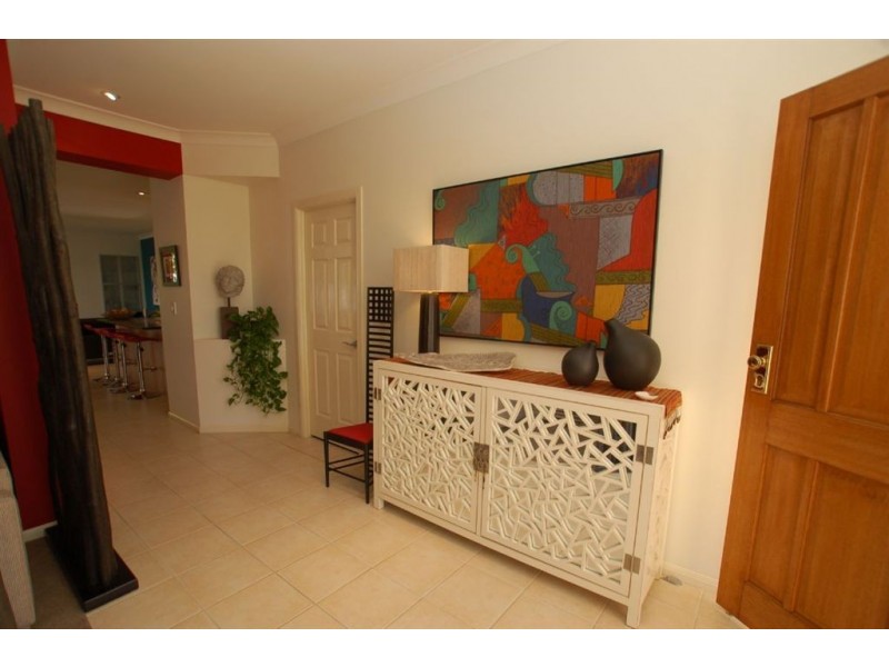 33 Majorca Cr, Varsity Lakes QLD 4227