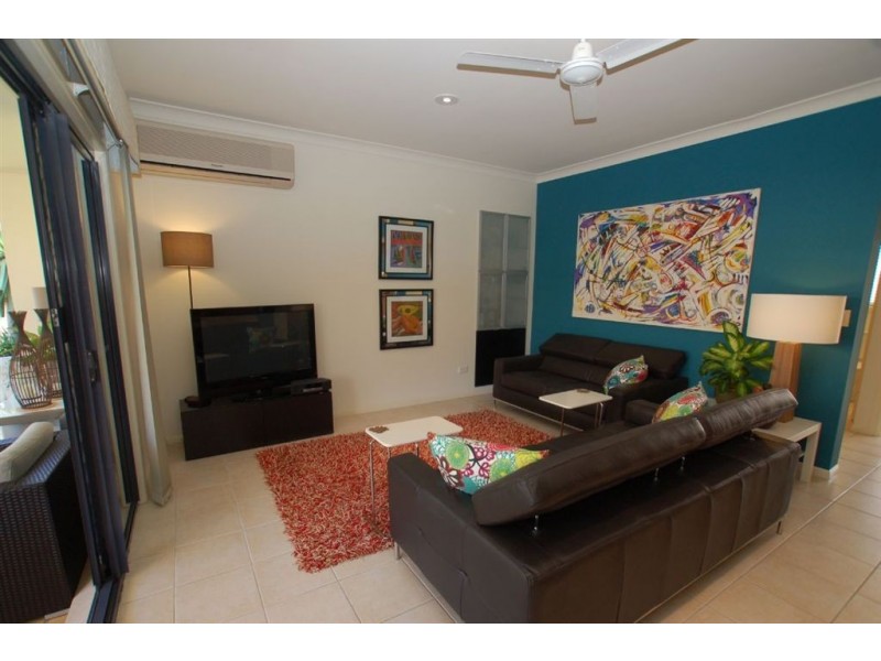 33 Majorca Cr, Varsity Lakes QLD 4227