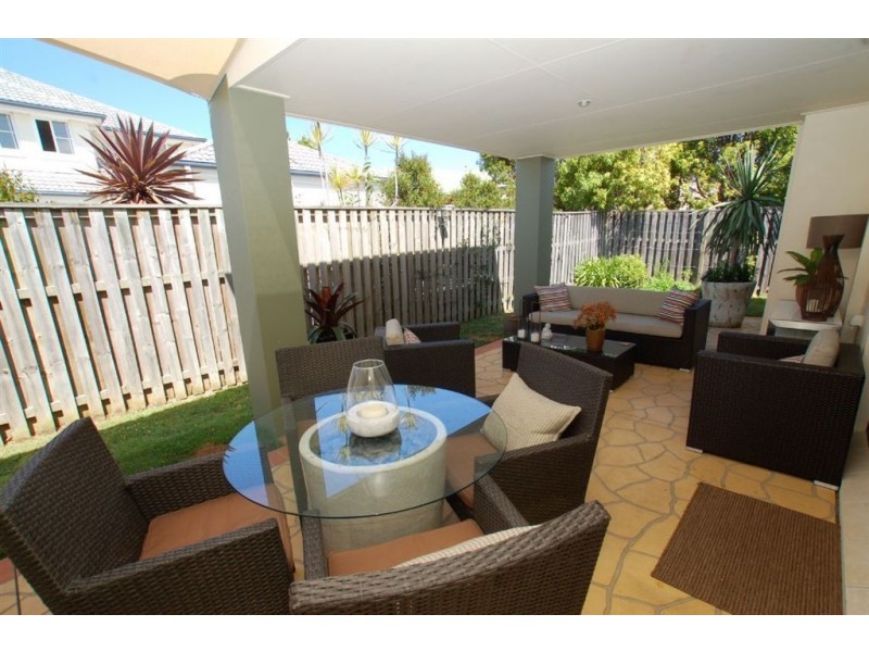 33 Majorca Cr, Varsity Lakes QLD 4227