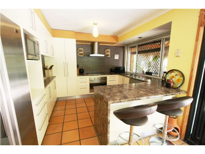 85 Glen Eagles Dr, Robina QLD 4226