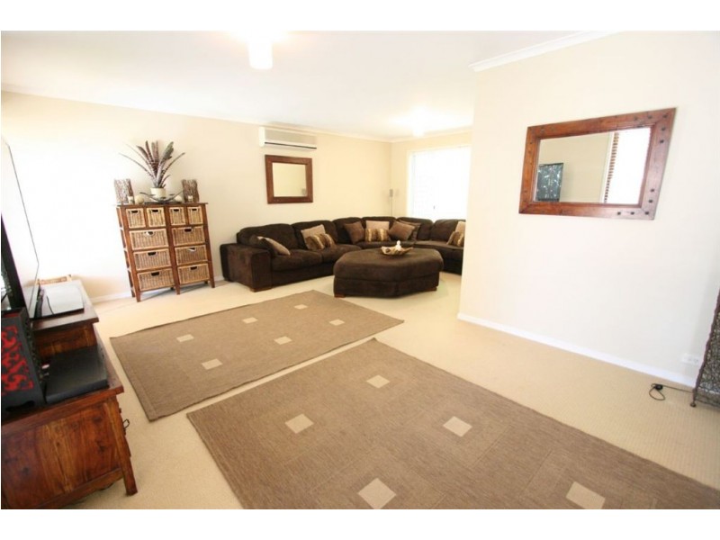 85 Glen Eagles Dr, Robina QLD 4226