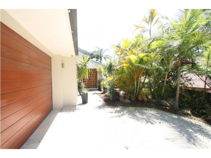 85 Glen Eagles Dr, Robina QLD 4226